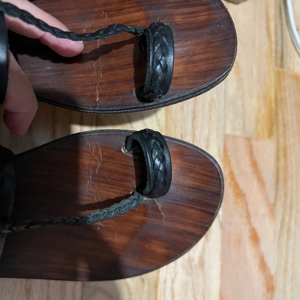 Michael Kors Toe Ring Thong Slip Ons - Picture 4 of 4